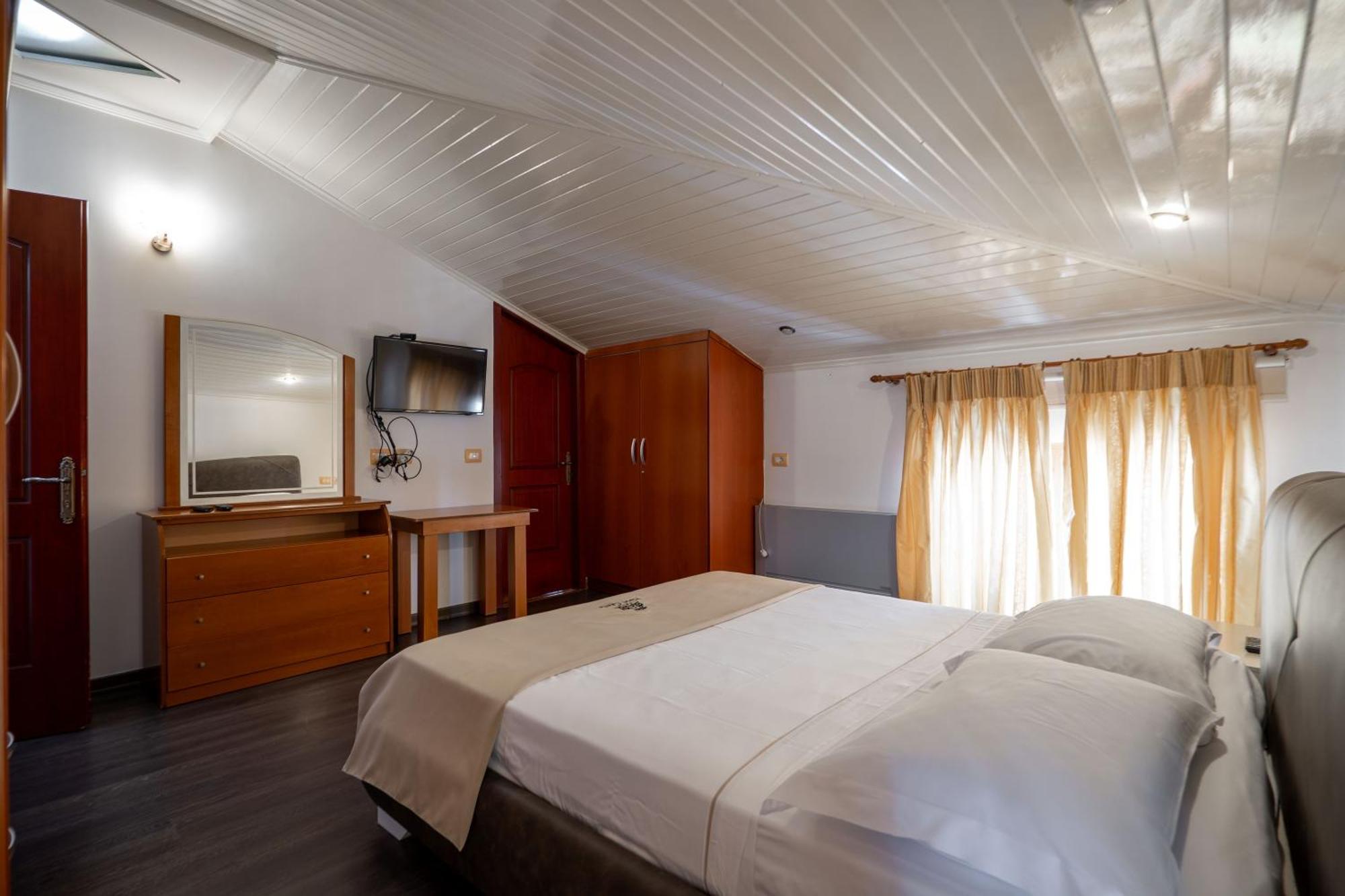 Hotel Castle Ksamil Eksteriør bilde
